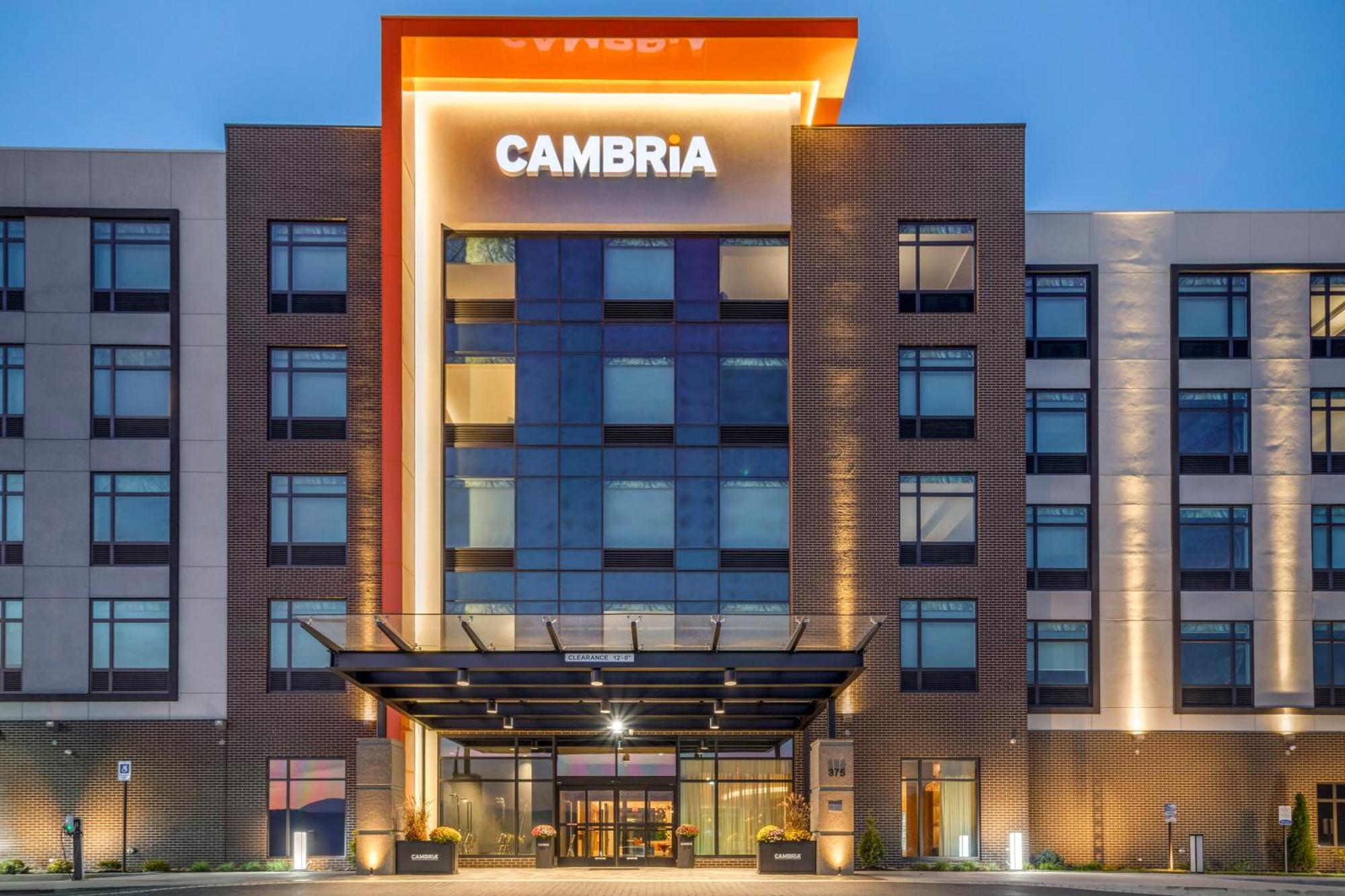 Cambria Hotel Pigeon Forge Exterior photo